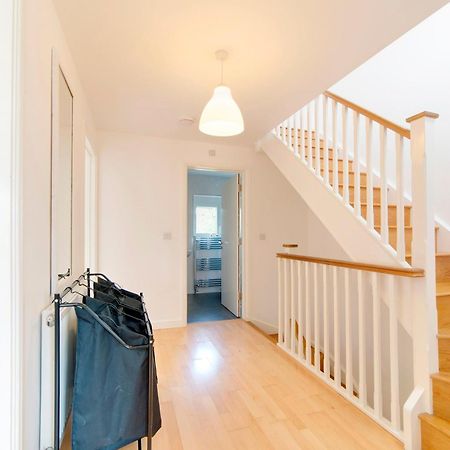 Pass The Keys 49 Byron Square Modern And Spacious 3 Bed Home With Free Parking CBG Exteriör bild