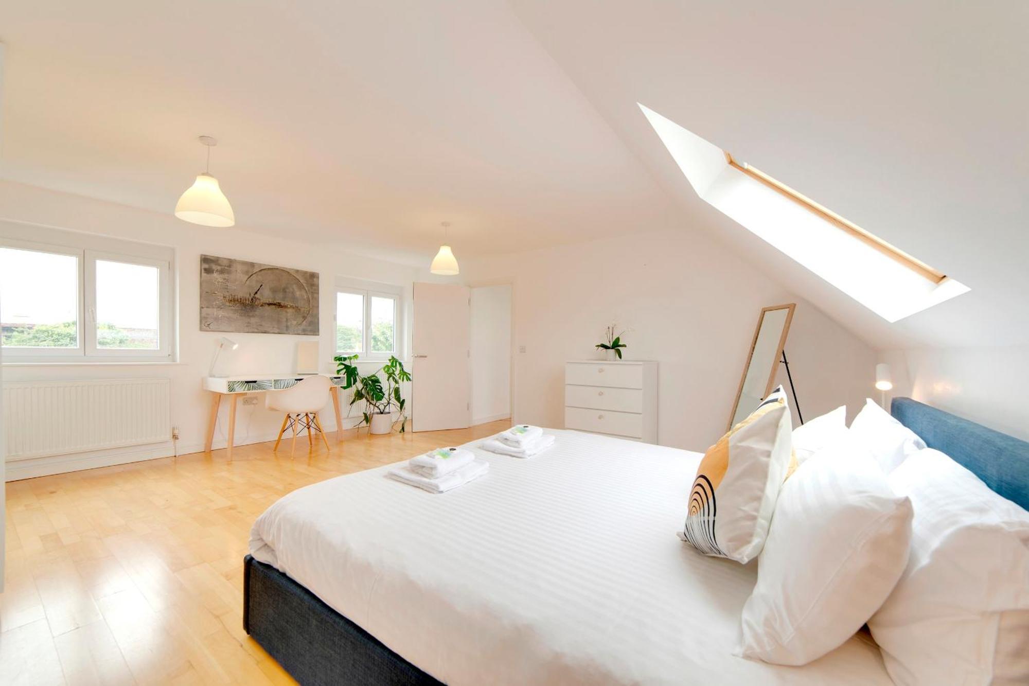 Pass The Keys 49 Byron Square Modern And Spacious 3 Bed Home With Free Parking CBG Exteriör bild