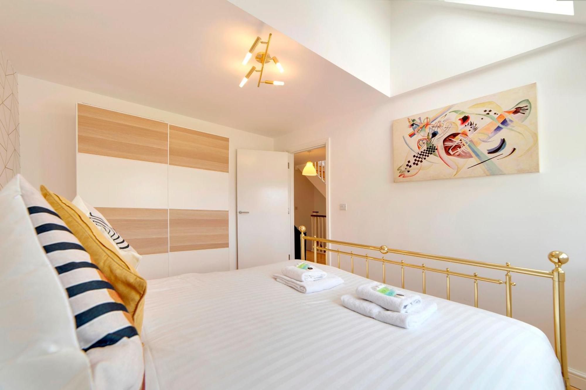 Pass The Keys 49 Byron Square Modern And Spacious 3 Bed Home With Free Parking CBG Exteriör bild