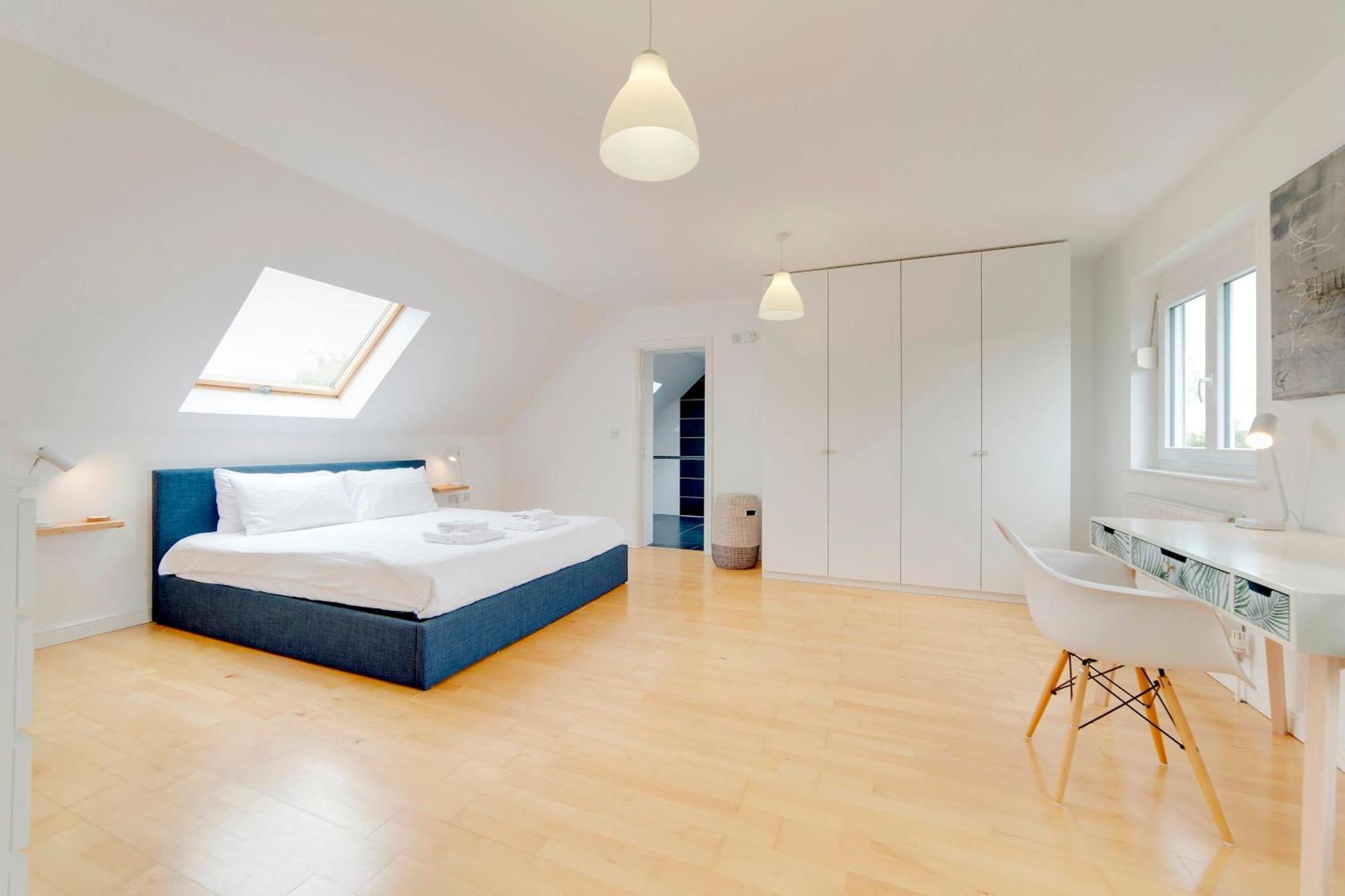 Pass The Keys 49 Byron Square Modern And Spacious 3 Bed Home With Free Parking CBG Exteriör bild