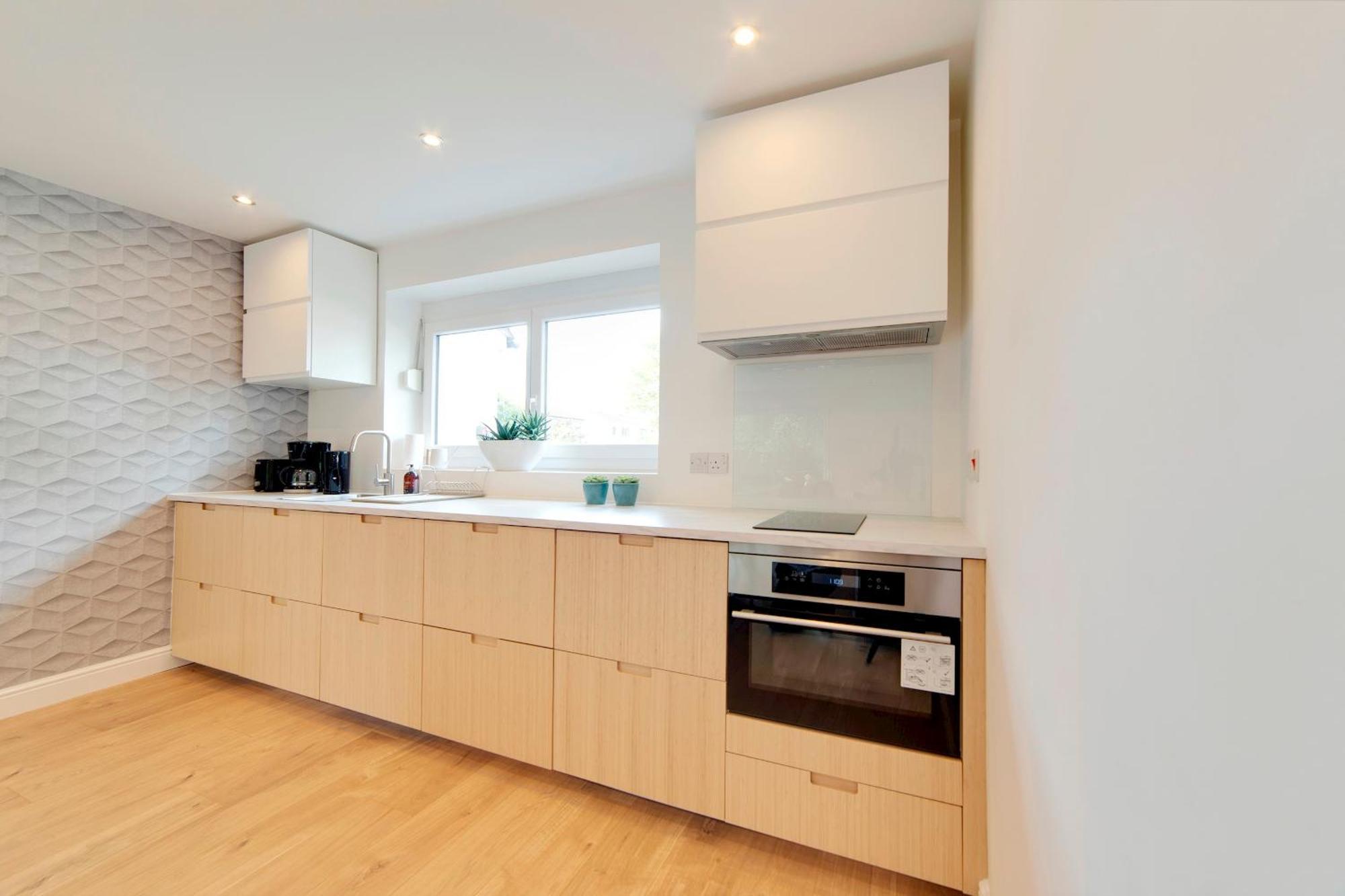 Pass The Keys 49 Byron Square Modern And Spacious 3 Bed Home With Free Parking CBG Exteriör bild