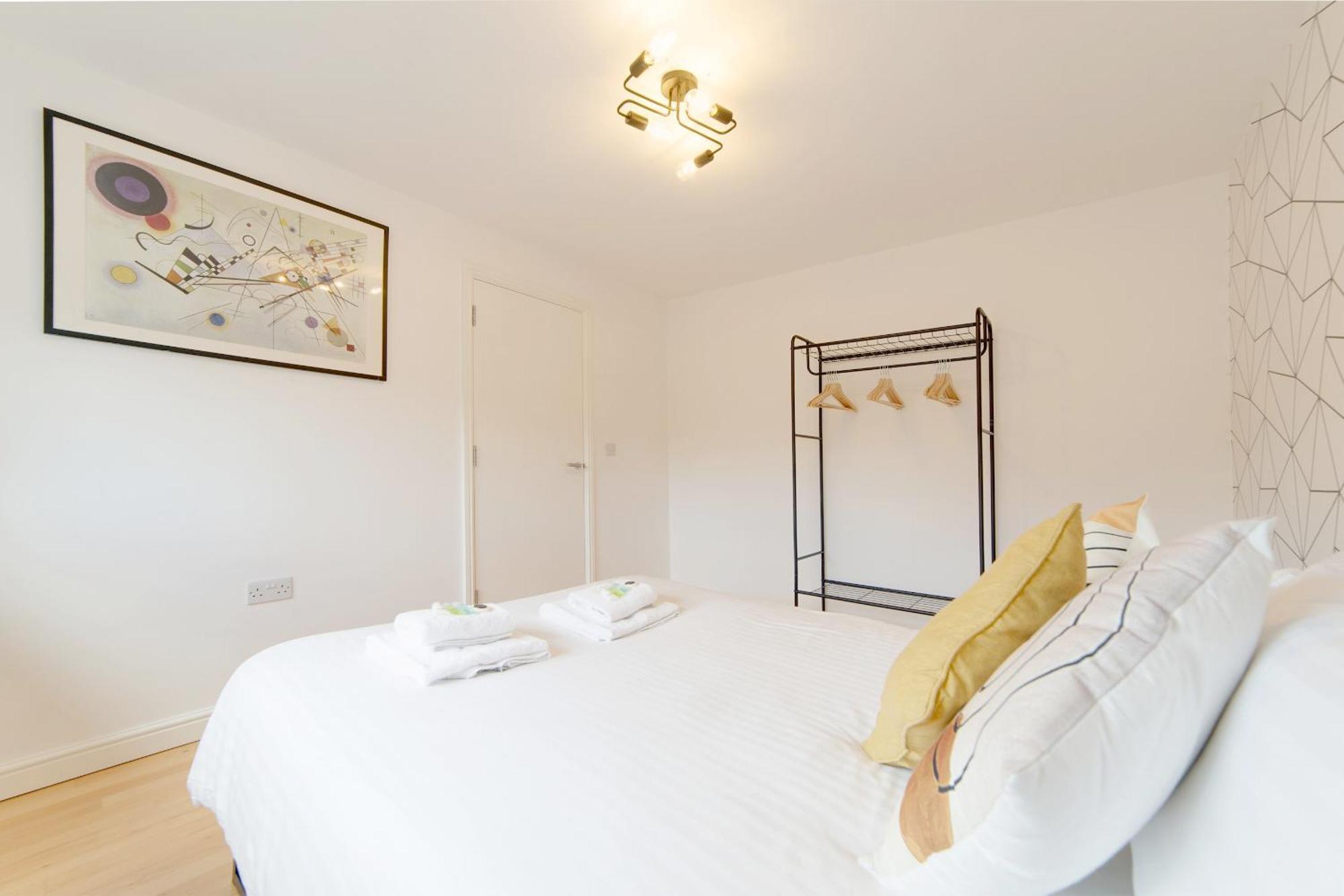 Pass The Keys 49 Byron Square Modern And Spacious 3 Bed Home With Free Parking CBG Exteriör bild