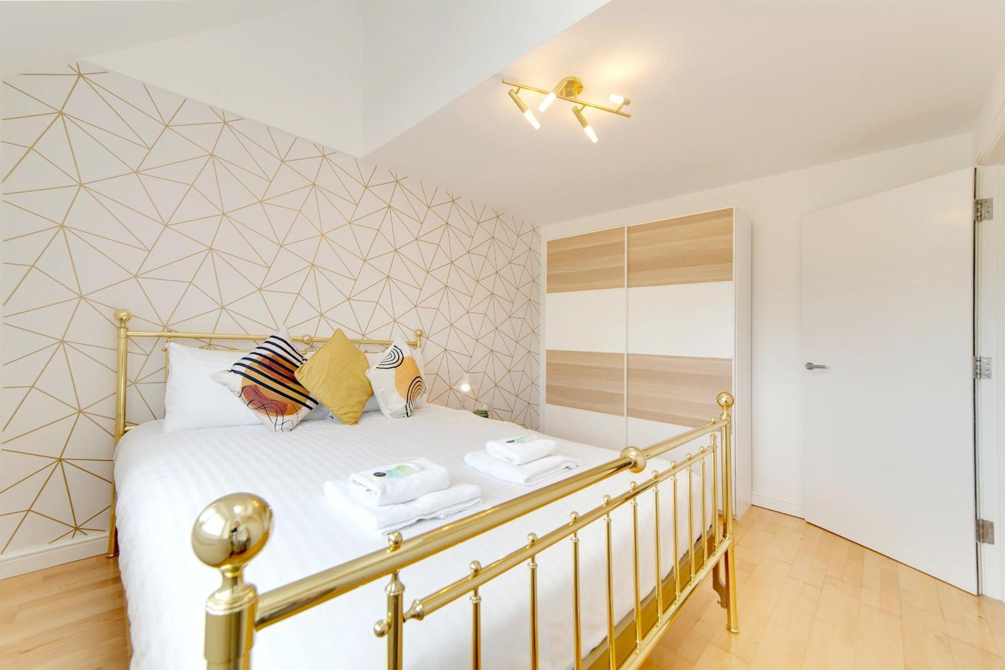 Pass The Keys 49 Byron Square Modern And Spacious 3 Bed Home With Free Parking CBG Exteriör bild