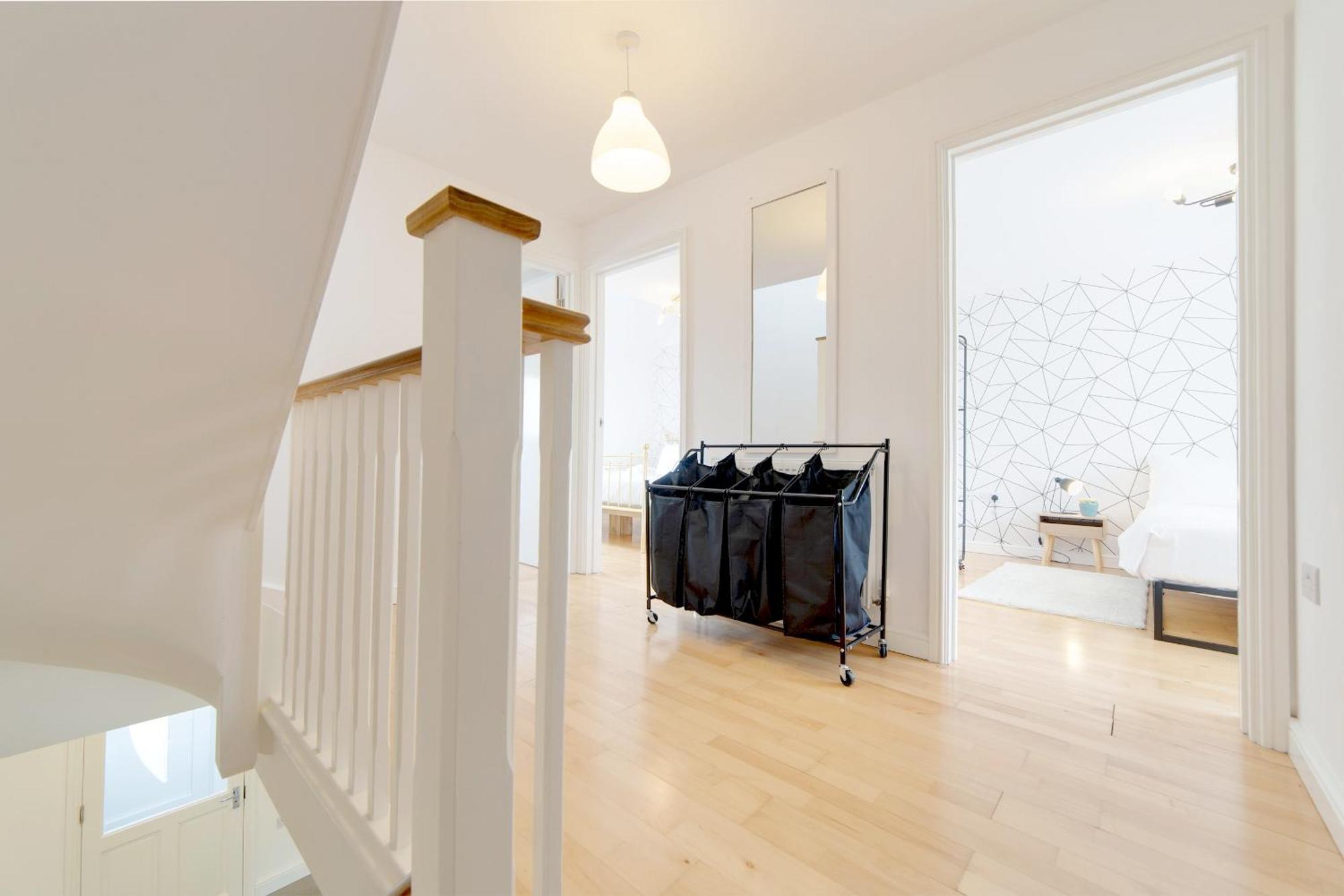 Pass The Keys 49 Byron Square Modern And Spacious 3 Bed Home With Free Parking CBG Exteriör bild
