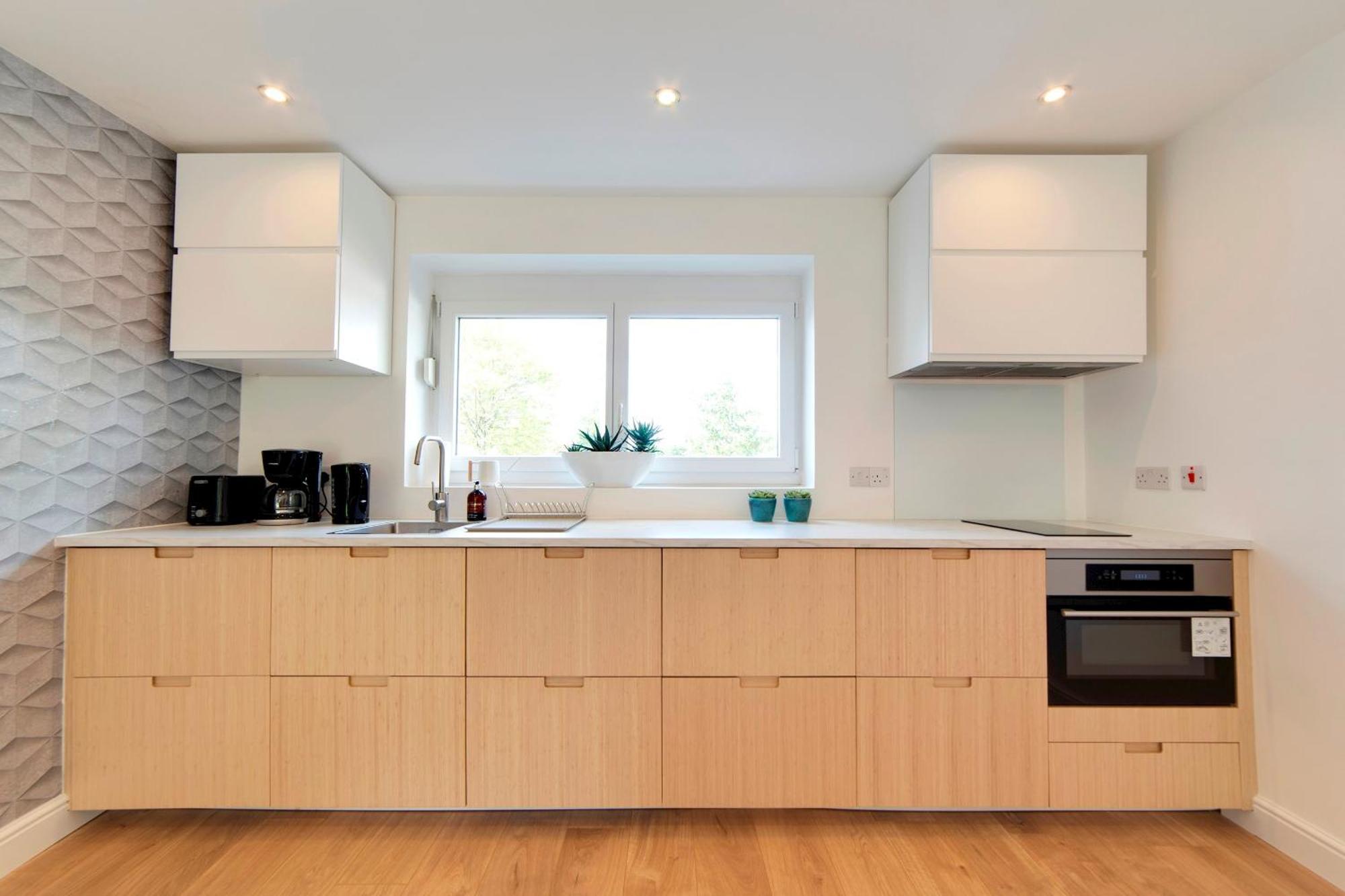 Pass The Keys 49 Byron Square Modern And Spacious 3 Bed Home With Free Parking CBG Exteriör bild