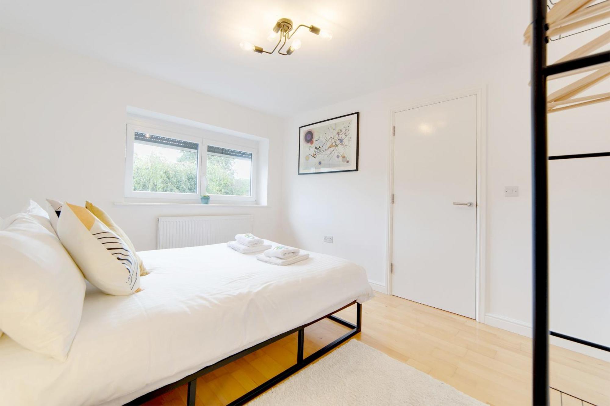 Pass The Keys 49 Byron Square Modern And Spacious 3 Bed Home With Free Parking CBG Exteriör bild